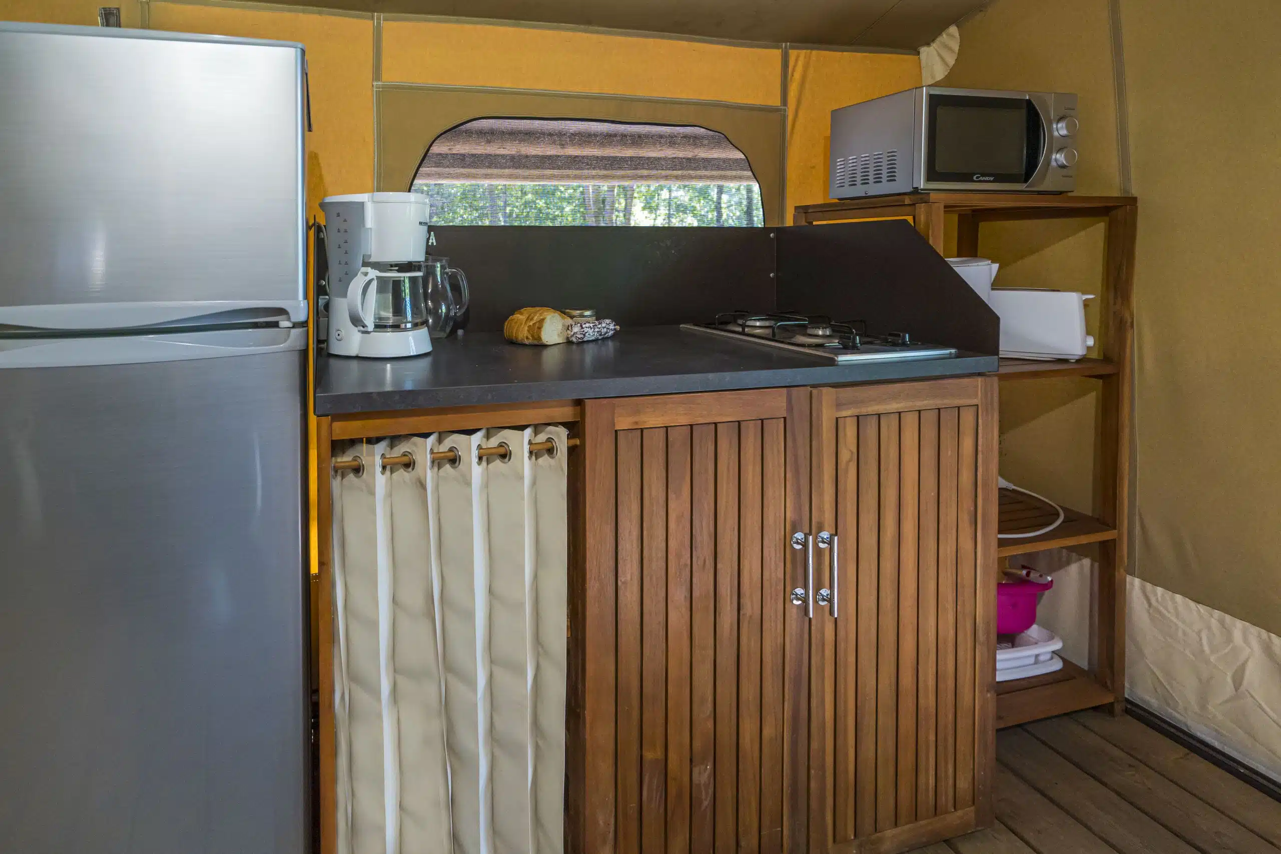 Tentes lodges au camping de coulvée