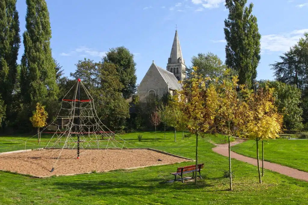 Église de Chemillé, commune du Camping de Coulvée